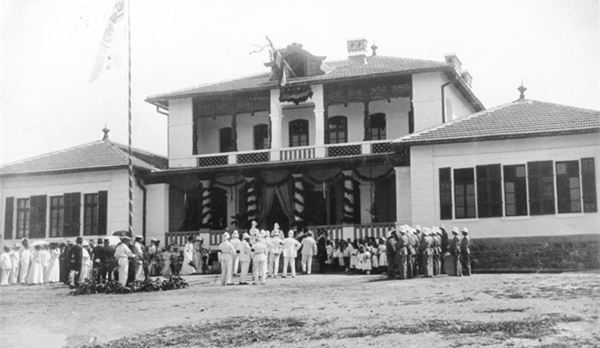 20世紀(jì)初期青島老照片：江蘇路小學(xué)前身落成典禮