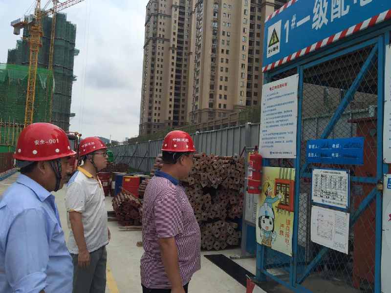 創(chuàng)新資源集聚示范片區(qū)管委會(huì)召開(kāi)安全現(xiàn)場(chǎng)會(huì)