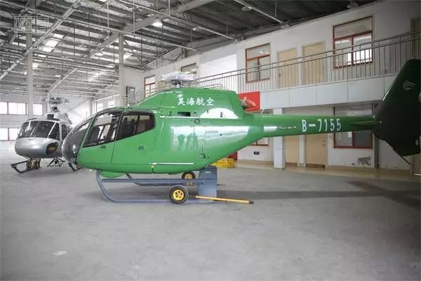  首批直升機入青島西海岸出口加工區(qū)