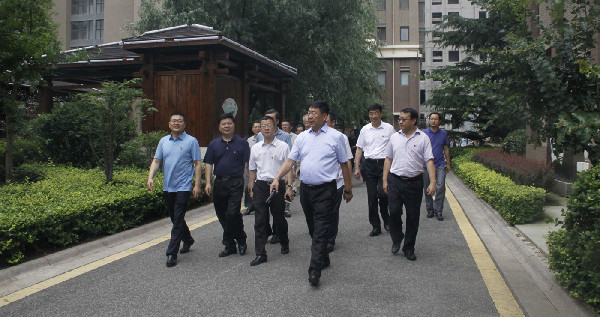 活动组一行先后到信联天地,院士产业核心区,院士港二期项目实地视察