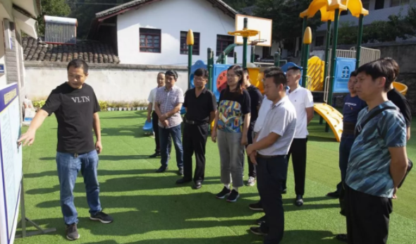 湘潭路街道組織人大代表赴康縣兩河鎮(zhèn)開展結對幫扶工作