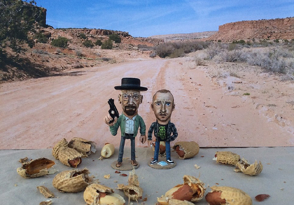 美藝術(shù)家用帶殼花生制作逼真雕像