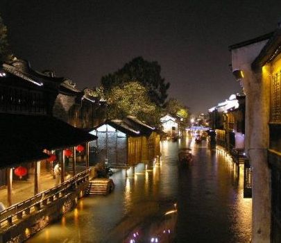 只因夜太美 酷暑下那些美麗的”不夜城”