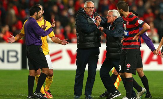 主裁搶戲恒大0-1負澳隊 連遭2紅牌+漏判點球