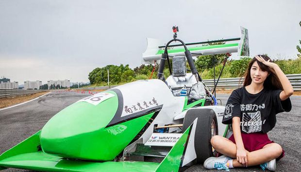 南農方程式新賽車亮相 官方海報似大片