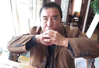 他用手指吹出天籟 青島就三人會(huì)