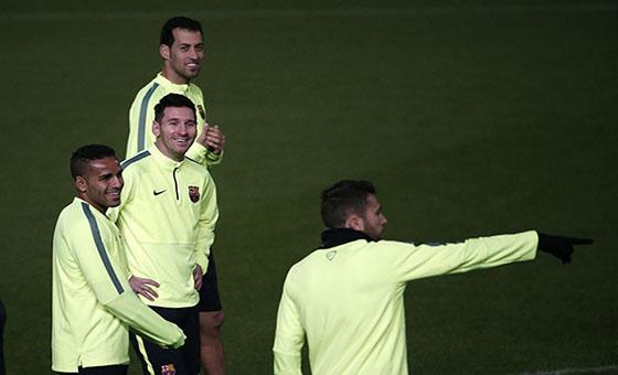 巴薩歐冠前訓(xùn)練梅西叉腰大笑 下戰(zhàn)或破勞爾紀(jì)錄