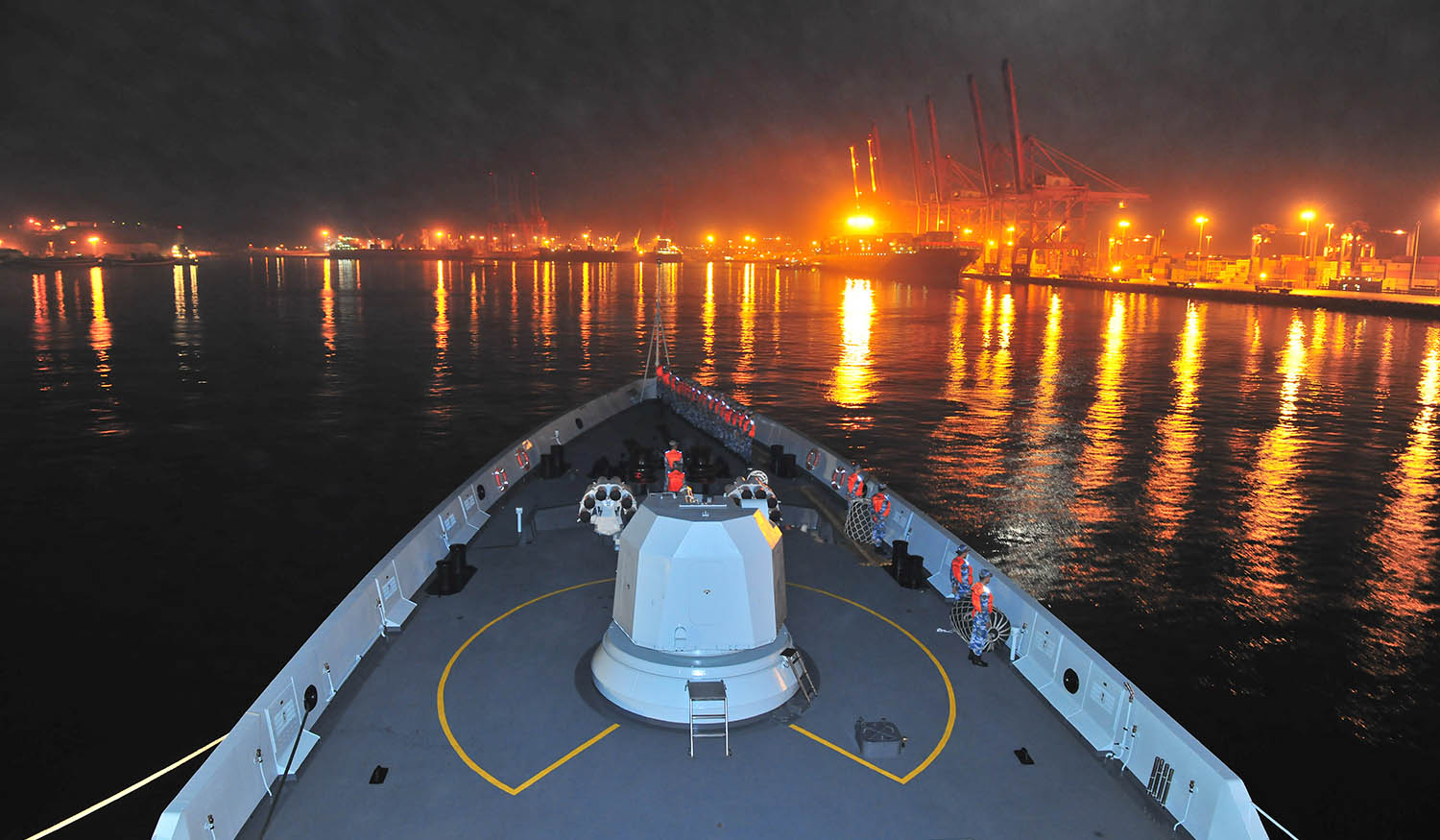 護航國外 海軍第十九編隊“亞丁灣上學雷鋒”