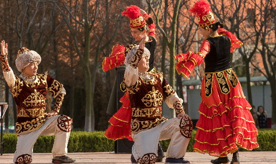 2015諾魯孜節(jié)在中石大開(kāi)幕