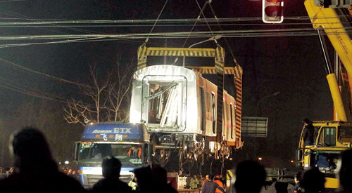 北京地鐵調試列車脫軌 車頭扎進排水溝