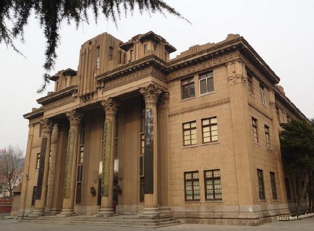 刘铨法:为青岛设计建筑百余处 任礼贤中学校长30年