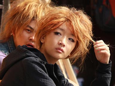 周冬雨“洗剪吹”造型曝光