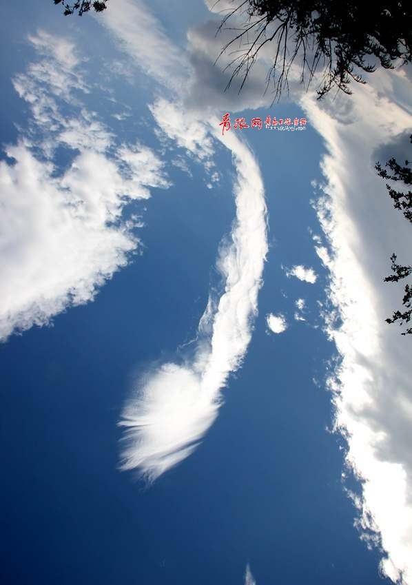 十字 UFO 青島 奇葩 云彩 等你 仙女 川 地球 嶗山