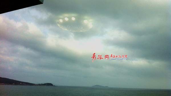 十字 UFO 青島 奇葩 云彩 等你 仙女 川 地球 嶗山