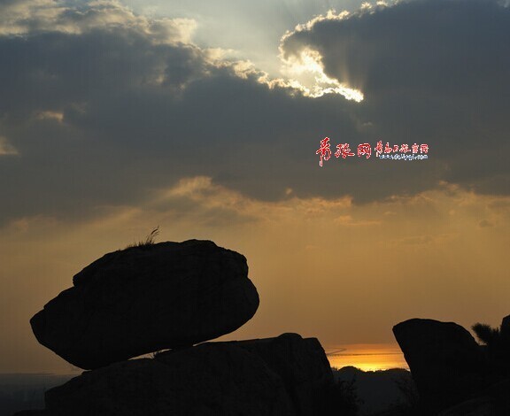 十字 UFO 青島 奇葩 云彩 等你 仙女 川 地球 嶗山