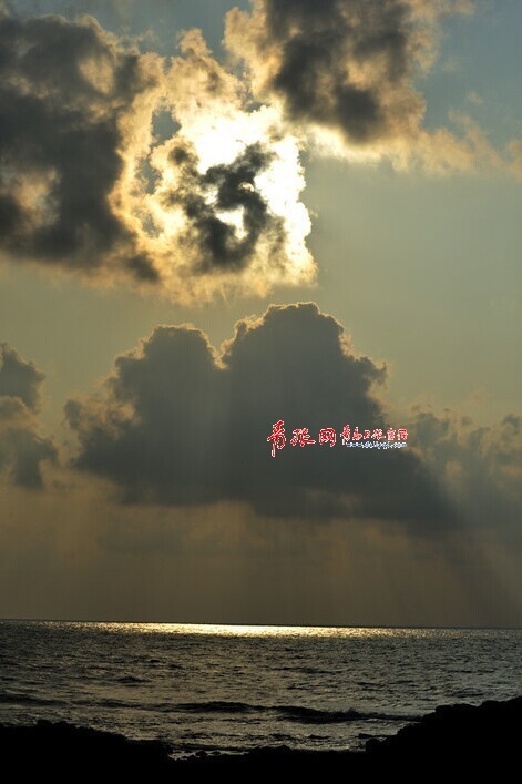 十字 UFO 青島 奇葩 云彩 等你 仙女 川 地球 嶗山