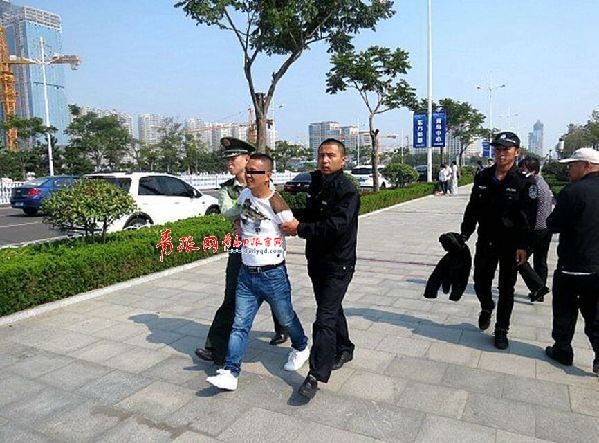 開發(fā)區(qū) 唐島灣 停車場 皮包 解碼器 干擾器 作案 犯罪嫌疑人 商圈 別克 青報(bào)網(wǎng) 