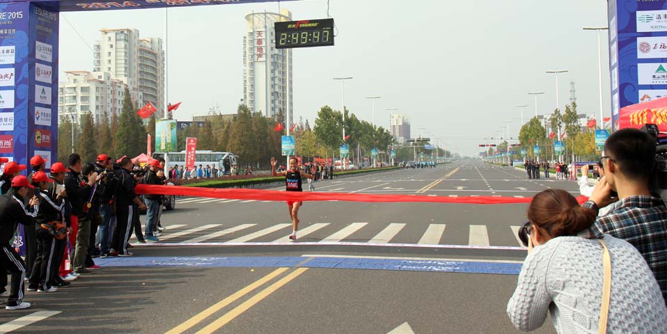沖刺！秀麗沽河助力賽事 馬拉松選手熱力奔跑