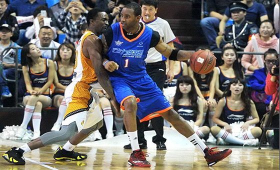 麥迪22分韋弗23分 美國明星隊84:96山西