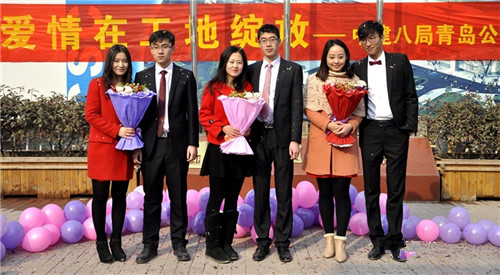 啤酒城改造工地辦婚禮 工地上的另類愛情 啤酒城改造工地辦婚禮 工地上的另類愛情