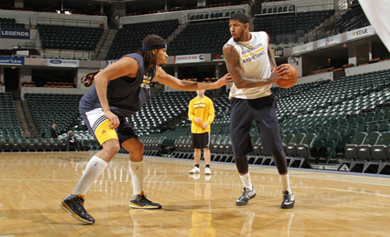 NBA斷腿全明星恢復(fù)神速 與隊友上演單挑車輪大戰(zhàn)