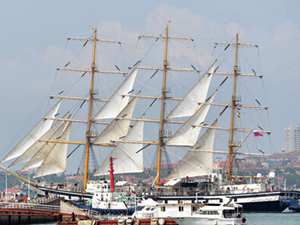 俄羅斯籍帆船“帕拉達(dá)”