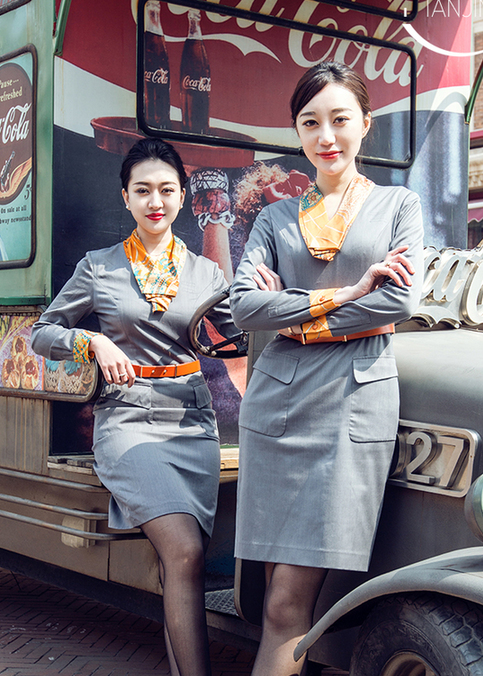 跟著青航美女空姐去旅行 漫步城市街頭