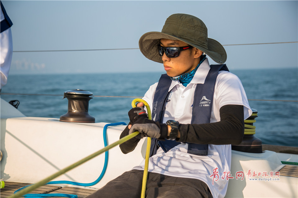 葉子跟其他男隊(duì)友配合默契，跟船長實(shí)現(xiàn)指令的無縫銜接操作