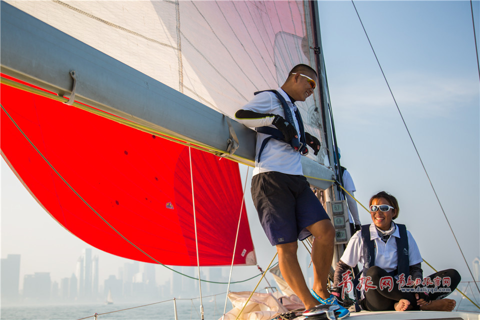 葉子在海上以風(fēng)為伴，以船為友，付出了很多