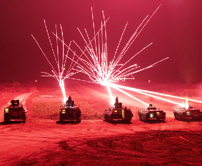 夜間射擊訓(xùn)練 畫面絢麗