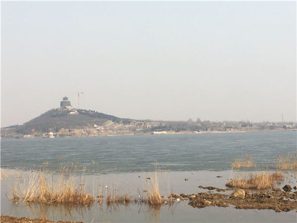 图为文昌湖.