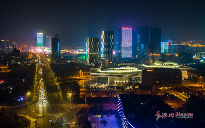 航拍崂山区绝美夜景流光溢彩石老人