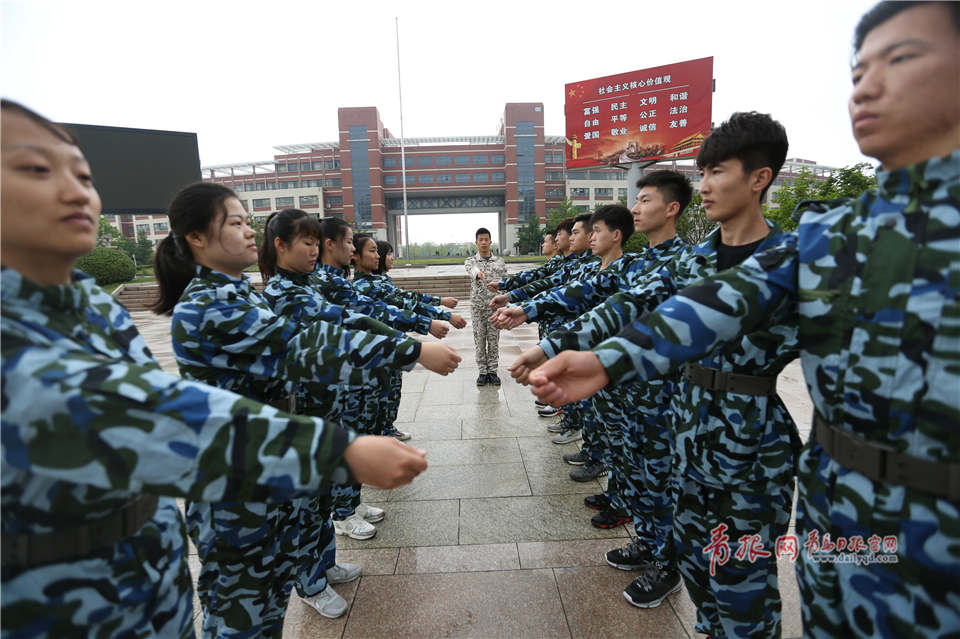 退伍大学生军营体验周助力同学参军梦