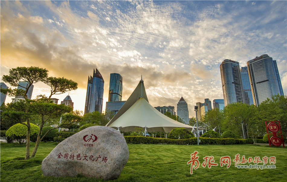 避暑好去处 音乐广场成市民纳凉宝地