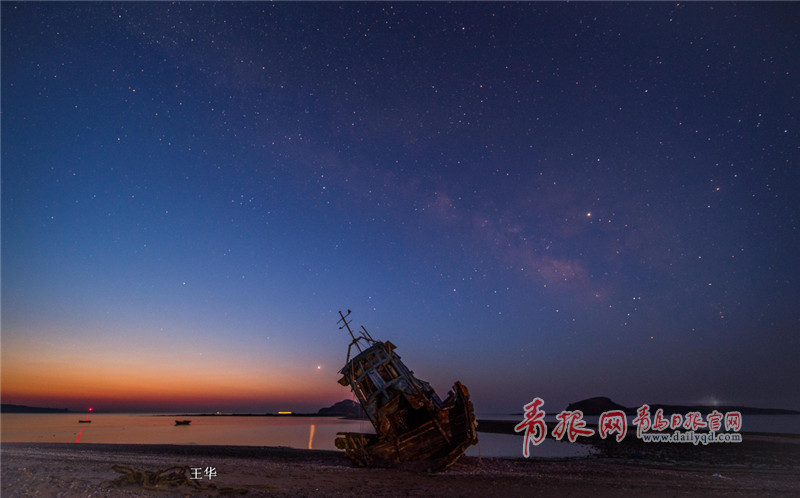 实拍田横岛夜空星轨银河引人醉 青岛新闻网