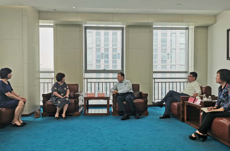 复旦泛海国际金融学院客人来访高新区