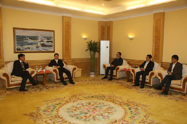 张希田会见商务部中国国际贸易学会客人