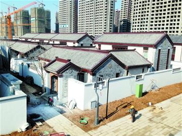 昨天,记者探访古城内的四合院建筑,这些明清风格的四合院,散发着历史