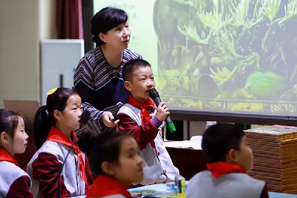 全国特级教师窦桂梅与李沧校长共吟一首诗