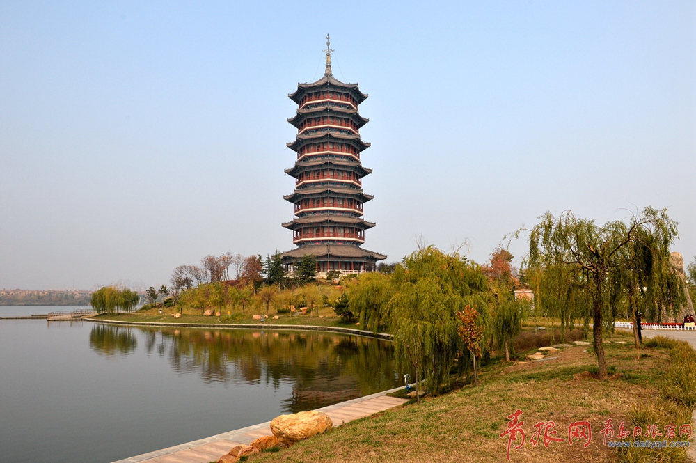 走陪空巢老人畅游胶州
