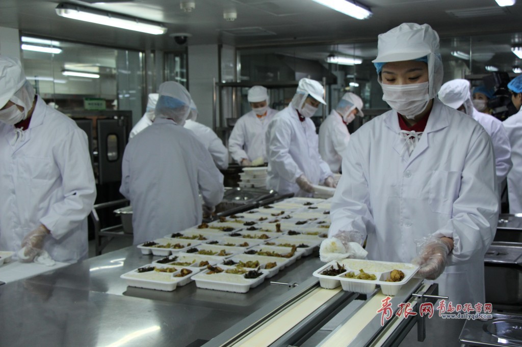 列车盒饭怎么出炉探秘春运高铁餐工厂
