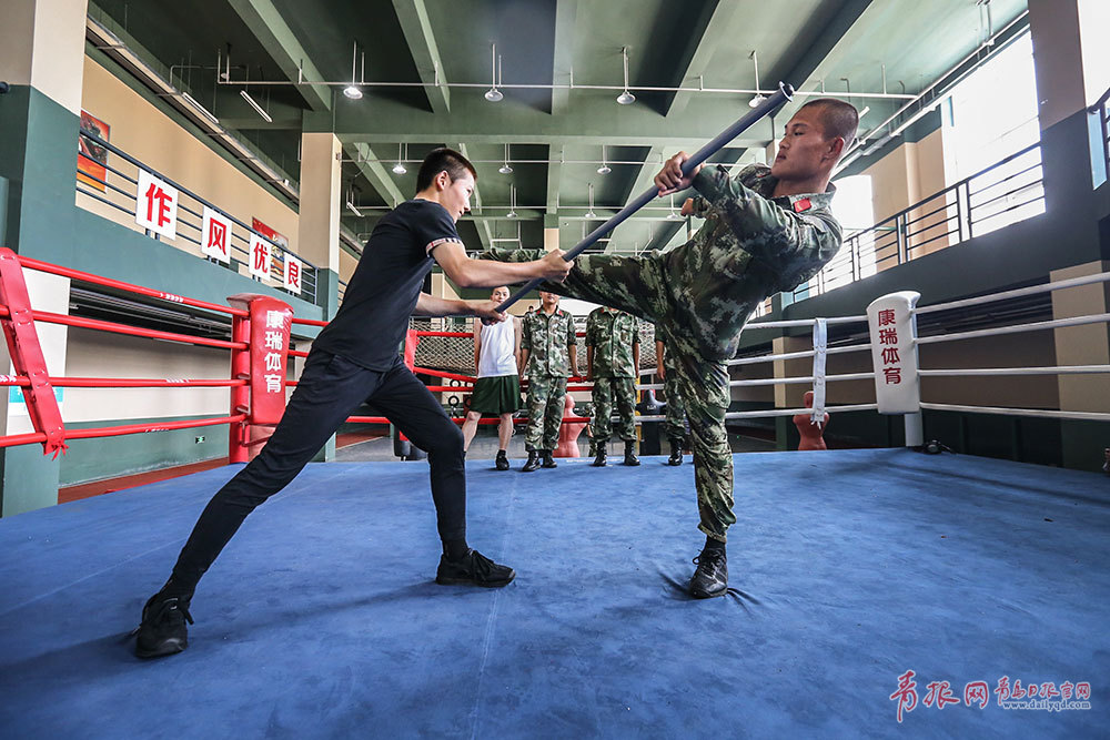 高清探访青岛武警尖刀部队c20的保镖就是他们