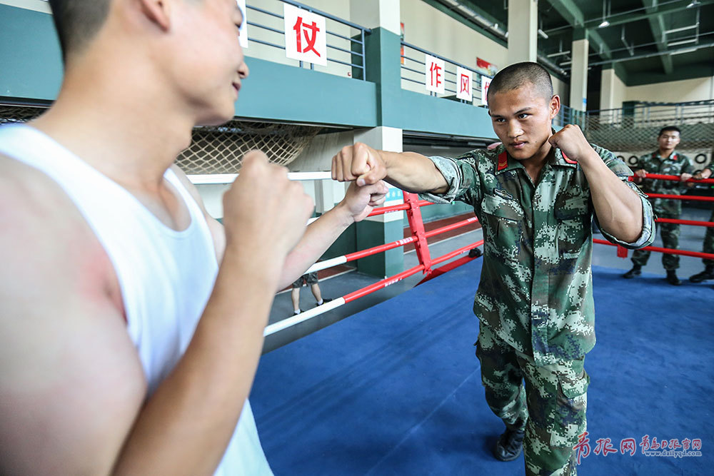 高清探访青岛武警尖刀部队c20的保镖就是他们