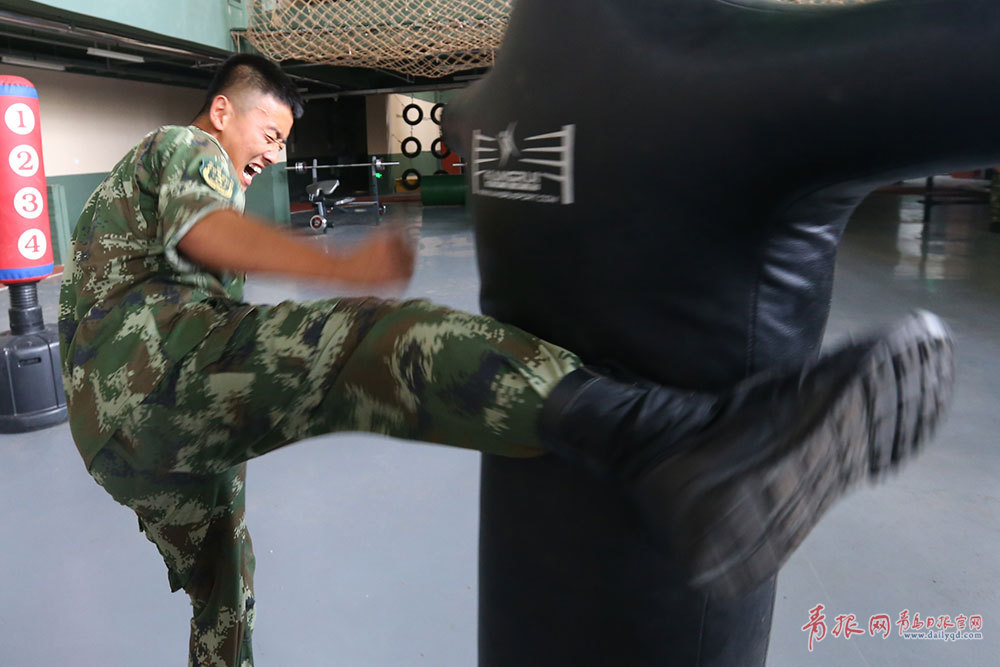 高清探访青岛武警尖刀部队c20的保镖就是他们