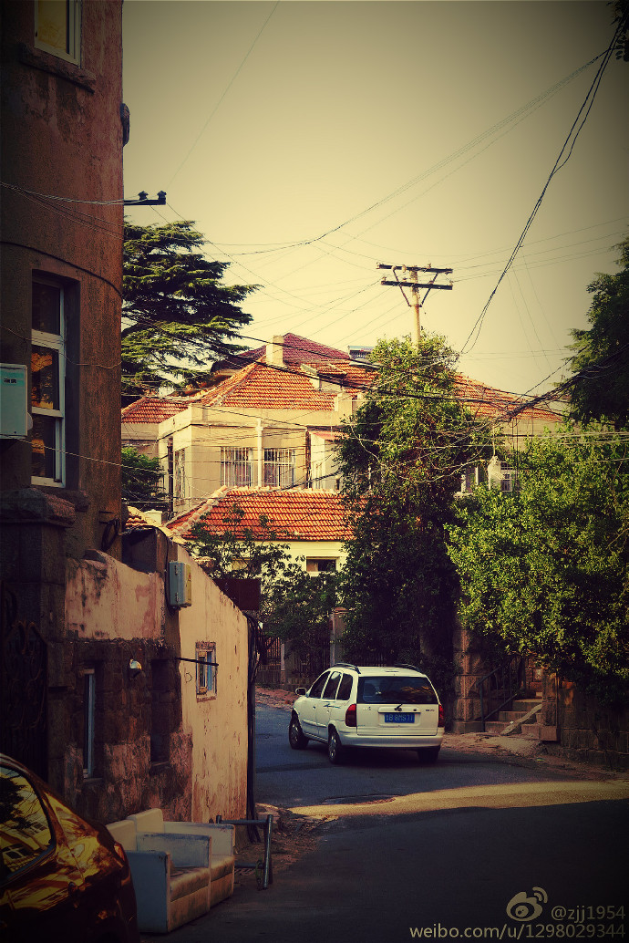 实拍青岛老城区岁月镀金步步皆景