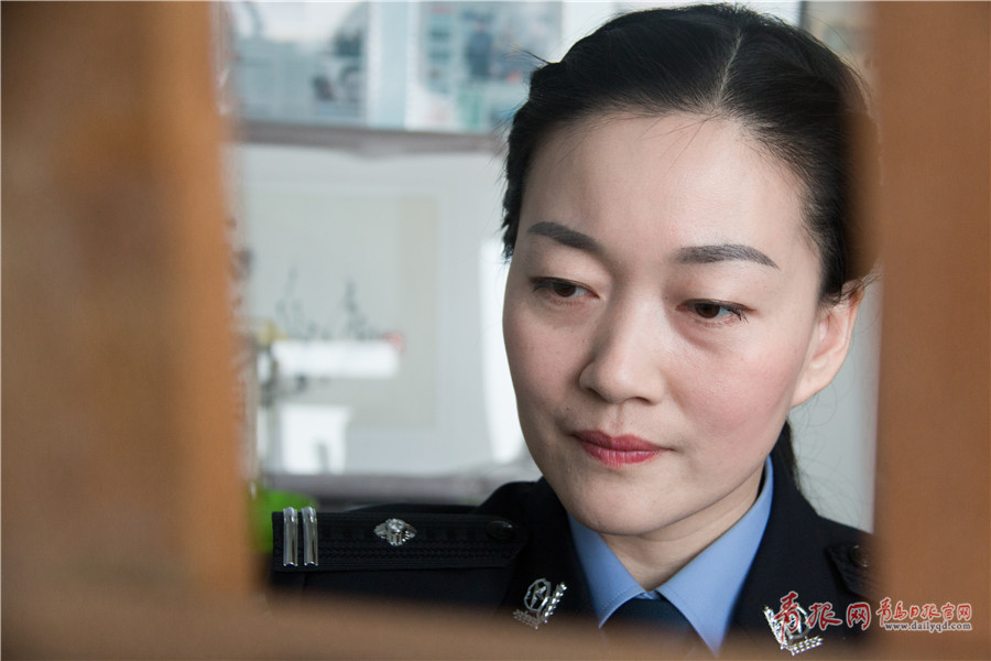 模拟画像师崔娟神笔让嫌犯现真容