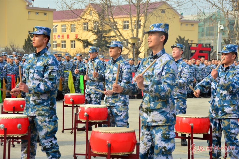 北海舰队某训练基地庆新春活动丰富多彩