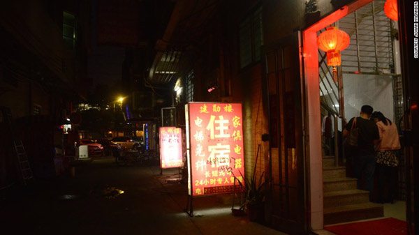 东莞以往"红灯区"的一家旅店.