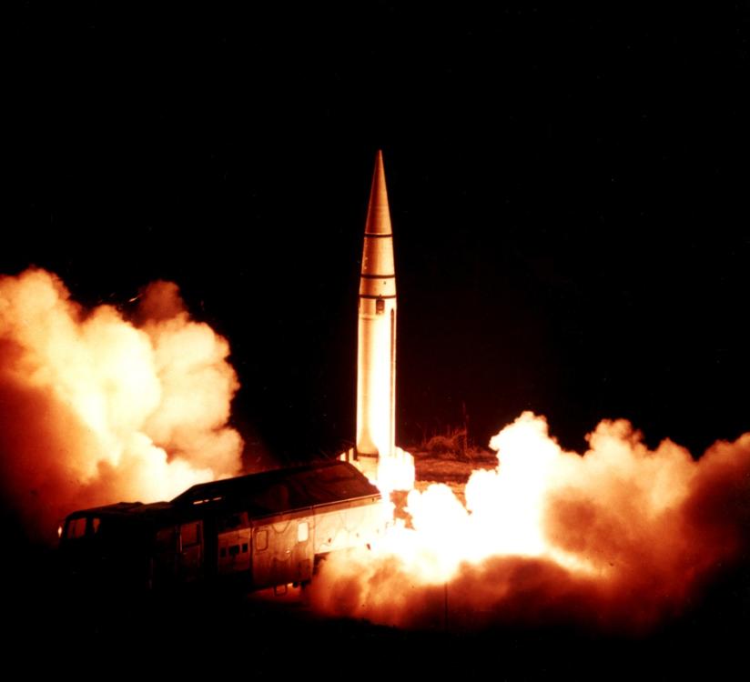 火箭军发射现场穿云破雾扶摇直上