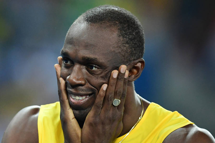 无敌是多么寂寞博尔特溜达笑着跑进200米决赛